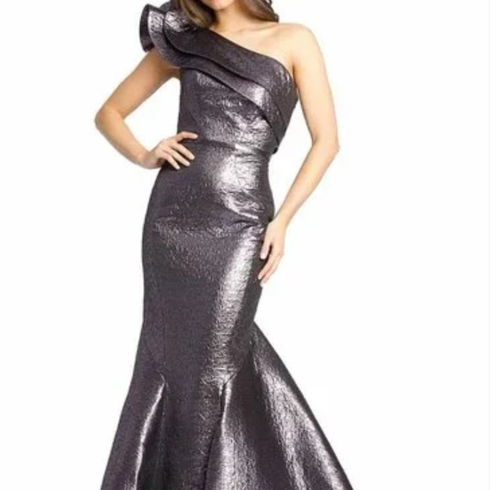 MAC Duggal ONE-SHOULDER RUFFLED TRUMPET GOWN